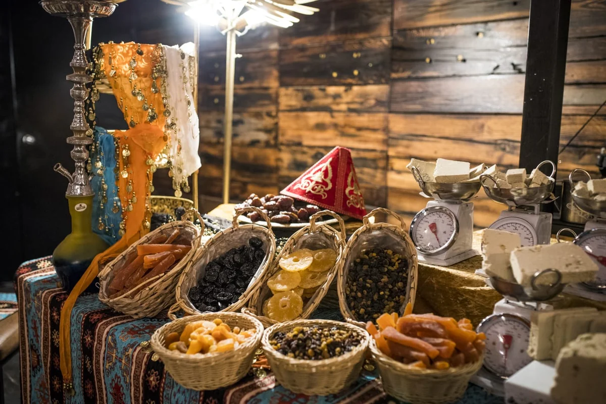 ריקודים חגיגיים באירוע חינה ריקודים חגיגיים באירוע חינה